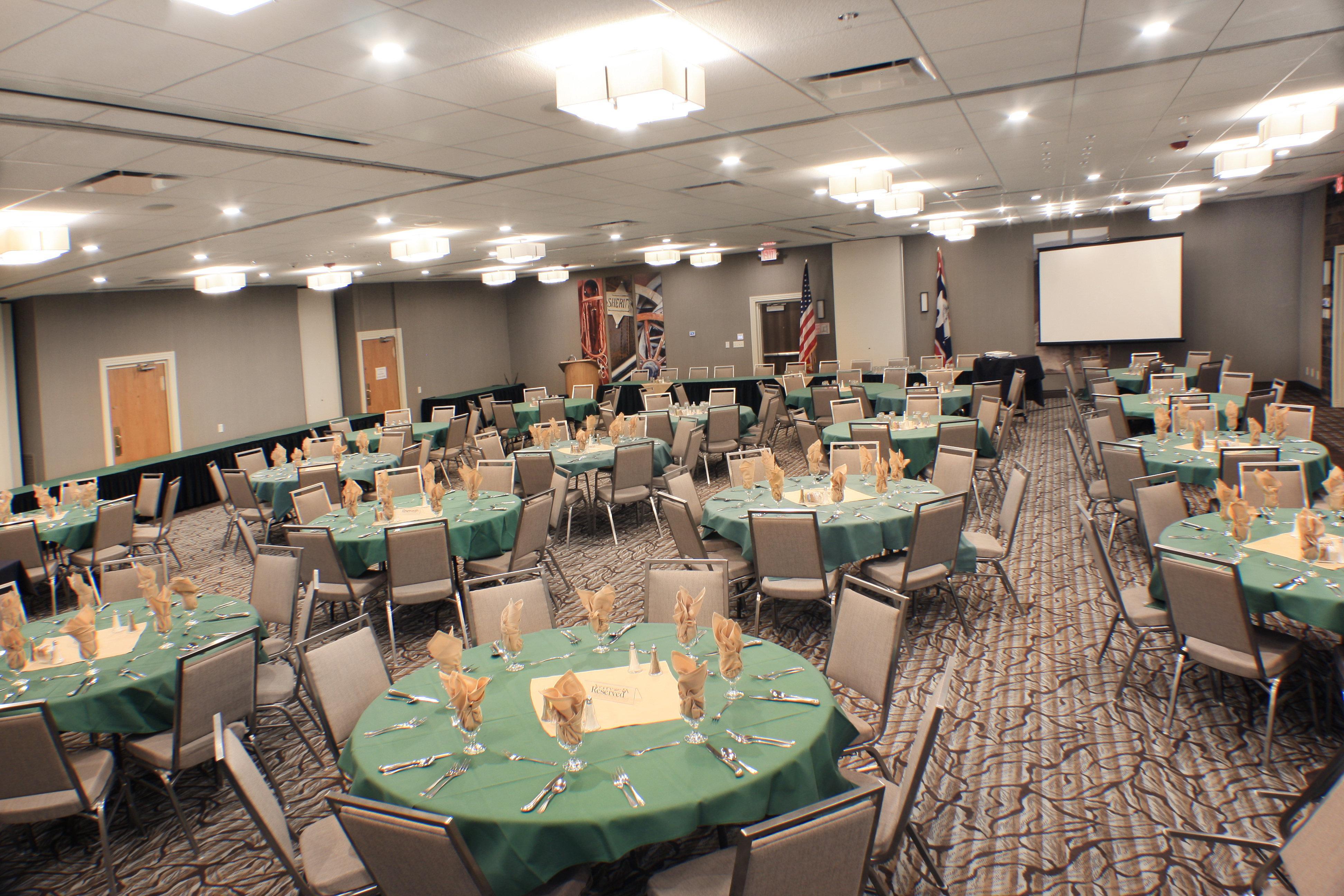 Holiday Inn Cody - Convention Center By Ihg Екстериор снимка